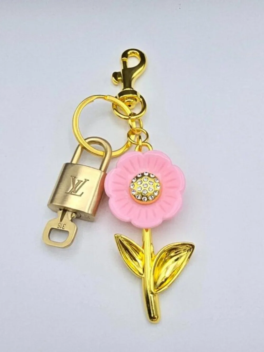 Authentic LV Louis Vuitton Gold Lock & Key 🔑 Unbranded Flower Keychain Charm